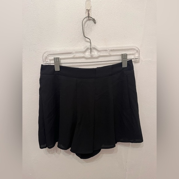 Aritzia Sunday Best Pleated Skirt Black Size 4 - Picture 1 of 3